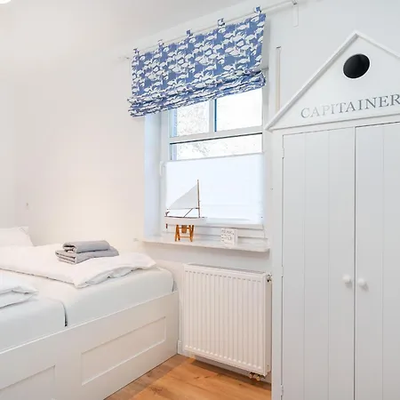 Of Un An, Erdgeschoss Fuer Vier Personen, Zentrale Und Ruhige Lage! Apartment *